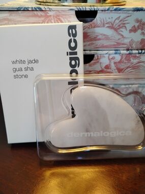 dermalogica White Jade Gua Sha Stone